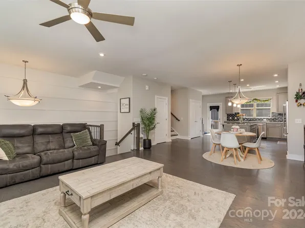 17125 Soho Dr, Charlotte, NC 28204