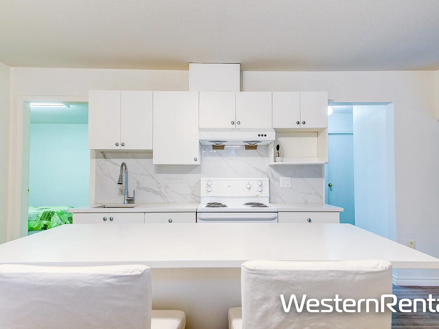 2 bed, 900 sqft, $1,600 — Photo 2