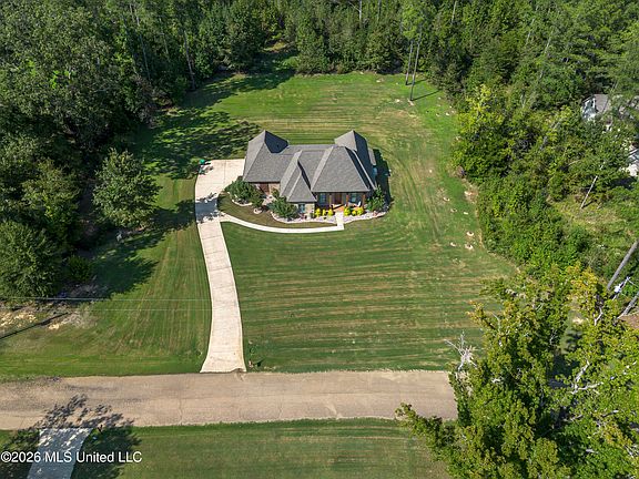 4th image of 520 Viewpointe Way