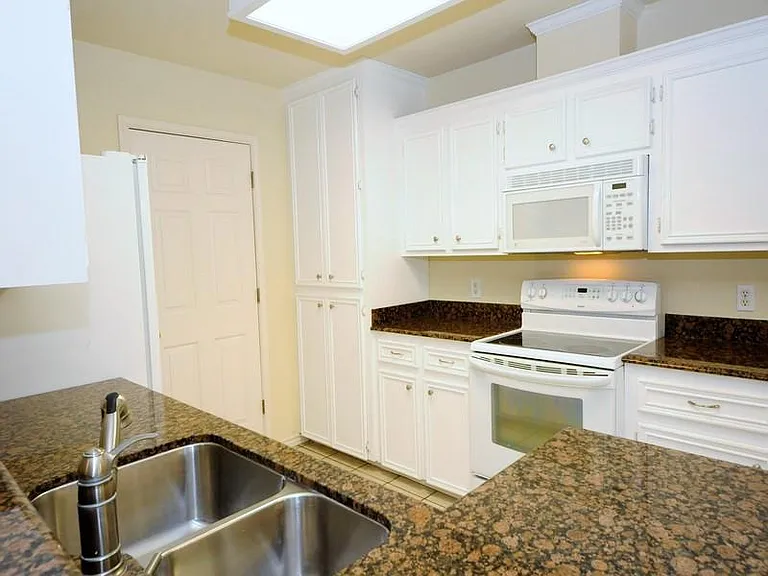 13933 Jacktar St — Photo 14