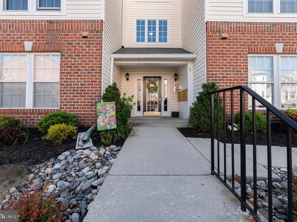 1 Brook Farm Ct #1B, Perry Hall, MD 21128