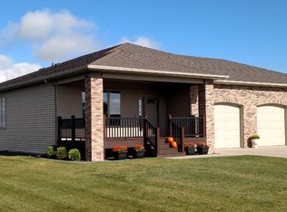 10720 Rose Dr, Bismarck, ND 58503