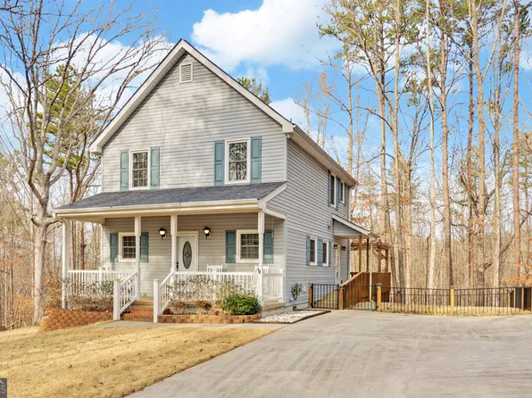 283 Crescent Dr, Toccoa, GA 30577