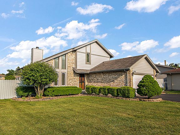 3rd image of 17007 Westwood Ct