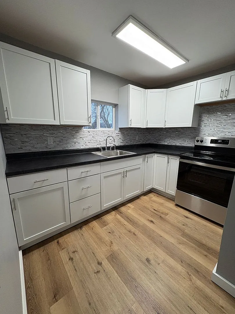 313 e first street — Photo 1