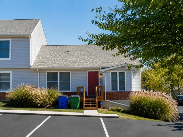 250 Chinquapin Trl APT D, Christiansburg, VA 24073