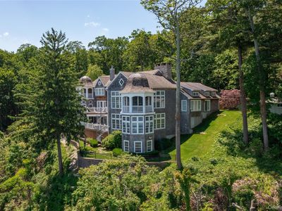 (Undisclosed Address), Laurel Hollow, NY, 11791