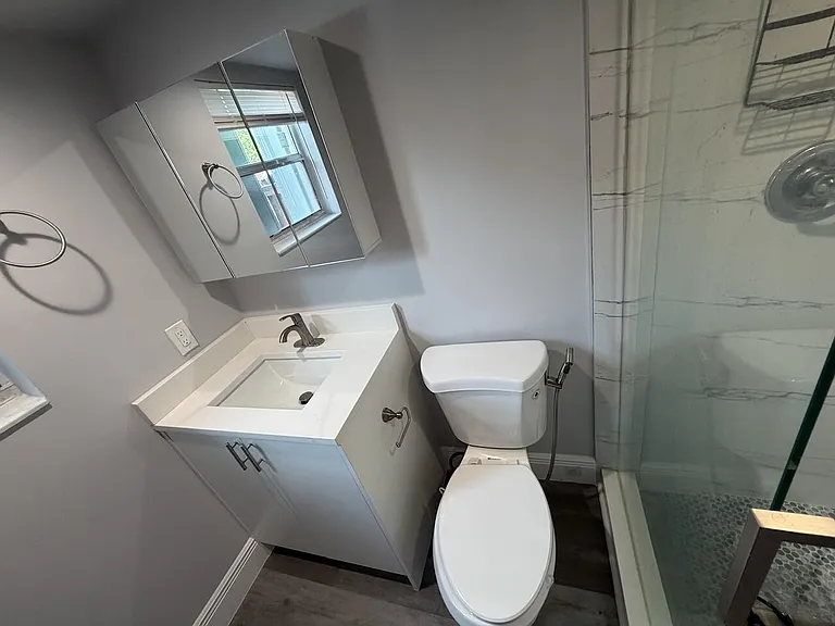 320 SW 1st St #D-4 — Photo 13