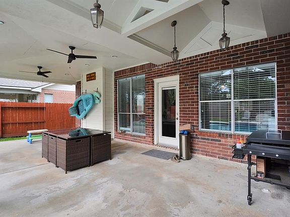 5th image of 2322 Lord Nelson Dr