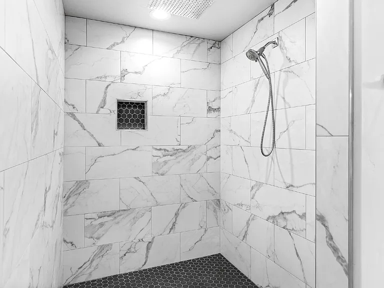 2934 E Murchison St — Photo 18