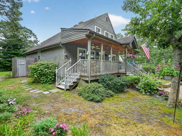 9 Codman Spring Rd, Edgartown, MA 02539