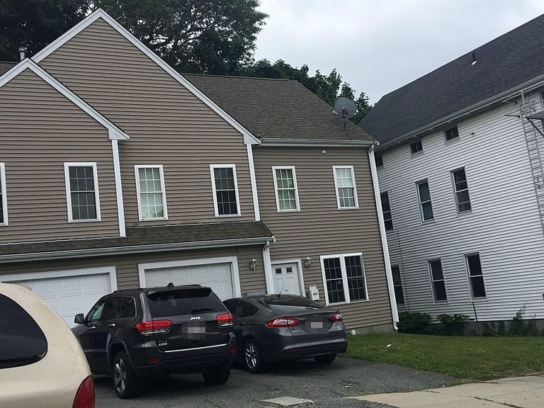 269 Locust St Fall River, MA, 02720 Apartments for Rent Zillow