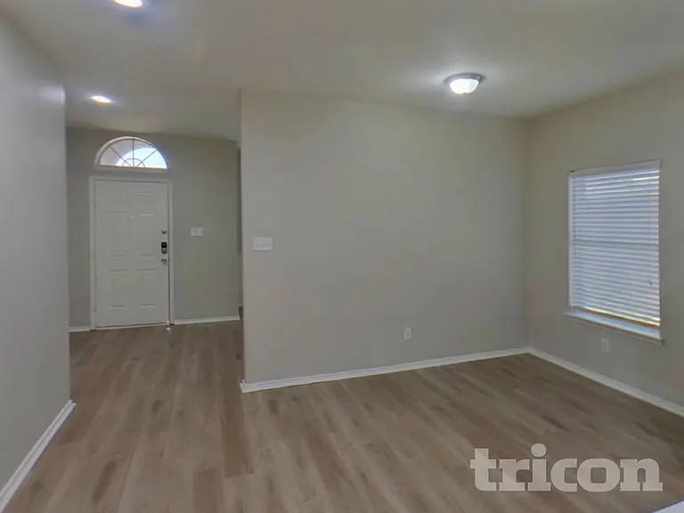 1718 White Pine Trl — Photo 5