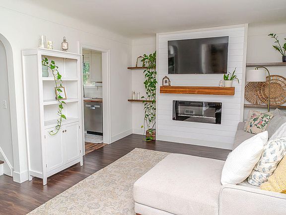 2nd image of 420 Oakhurst Ave