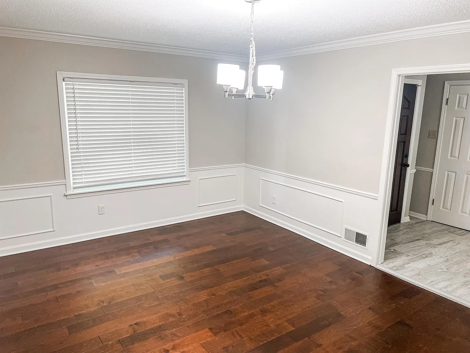5 bed, 3.0 bath, 2543 sqft, $3,100 — Photo 3