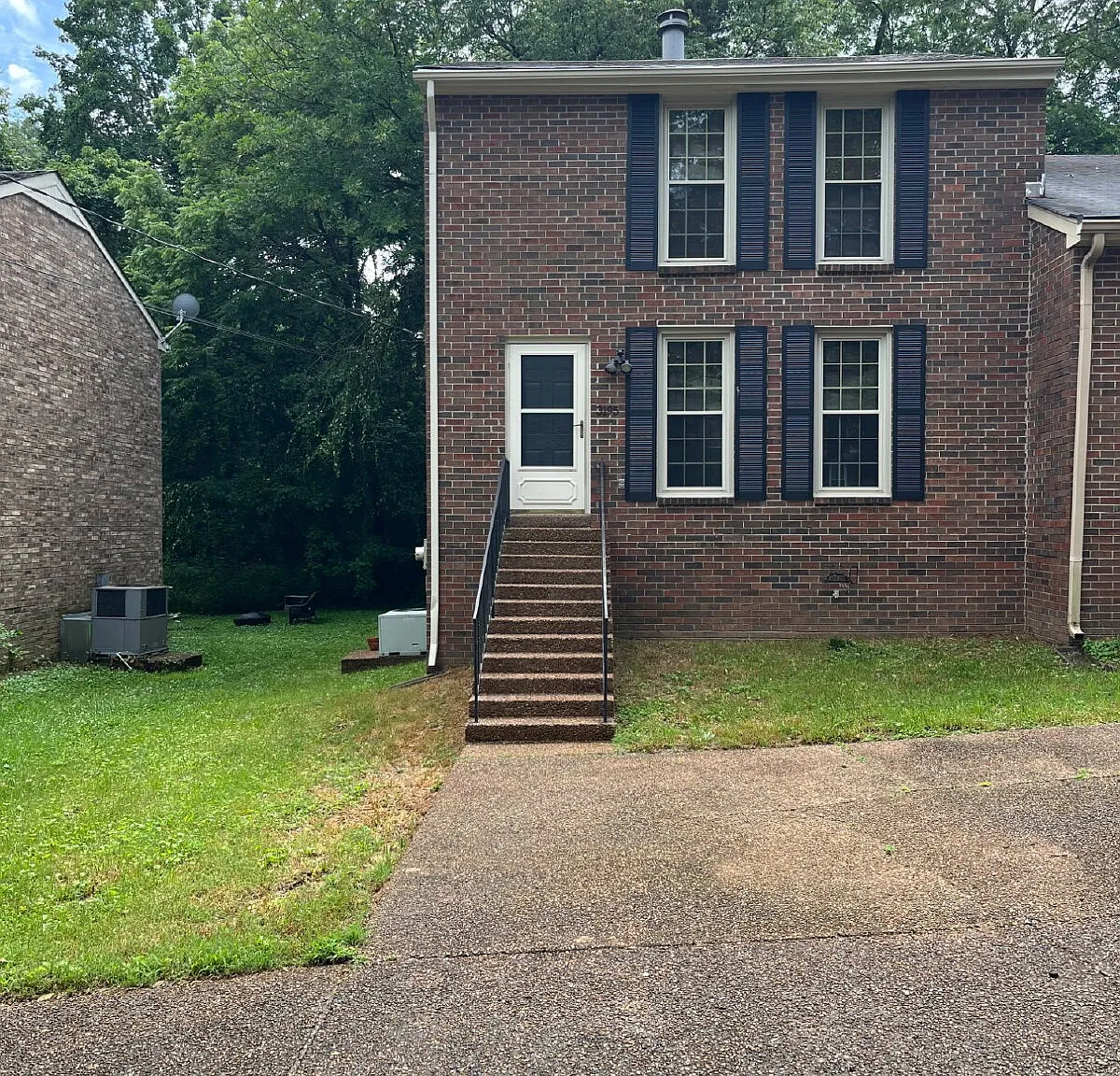 2 bed, 2.5 bath, 1242 sqft, $1,650 — Photo 1