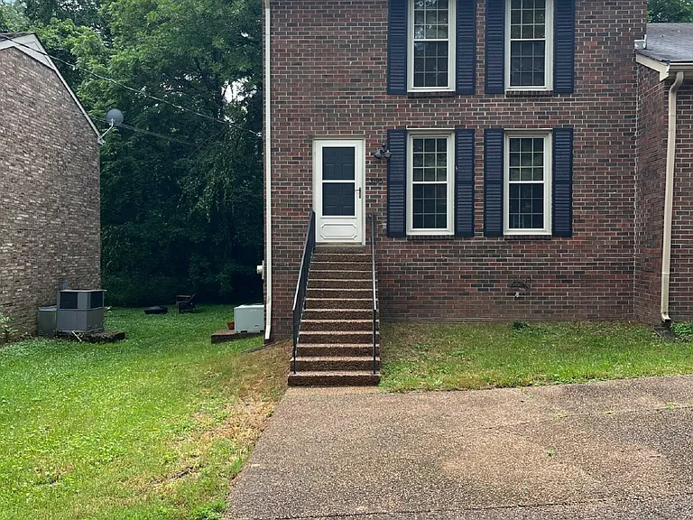 3195 Trails End Ln — Photo 1