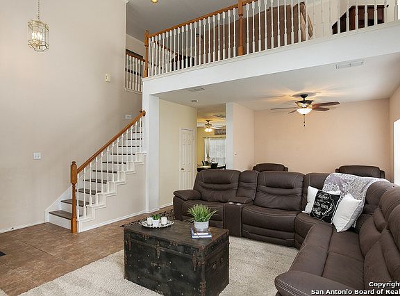 5th image of 1227 Saxonhill Dr