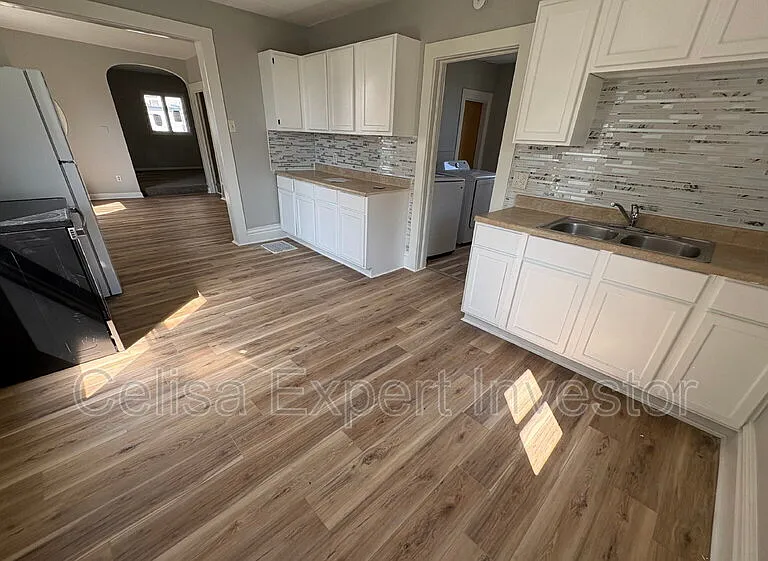 706 Davis St — Photo 5