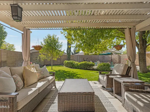 1633 E CARLA VISTA Drive, Gilbert, AZ 85295