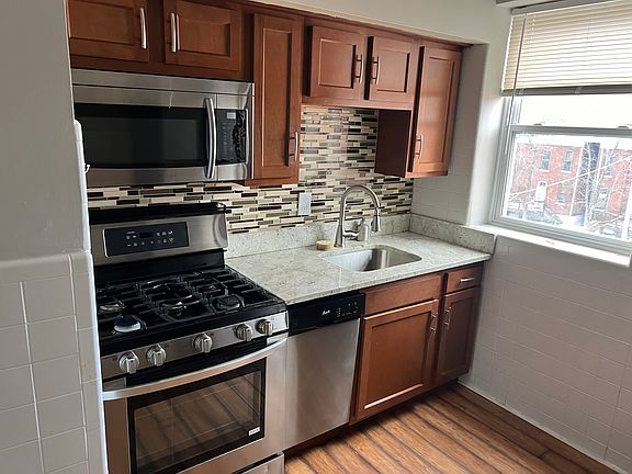 4th image of 5142 Waterman Blvd APT 3B