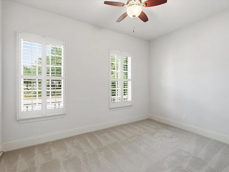 531 Sandy Ln — Photo 12