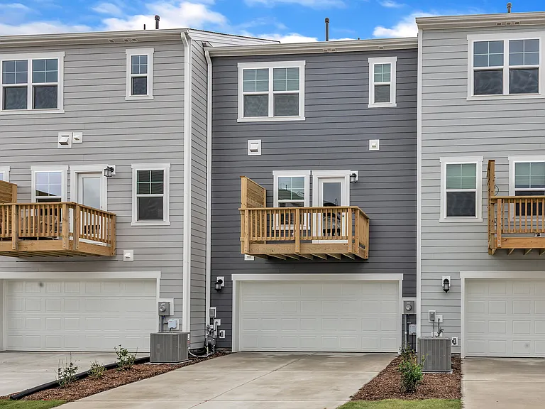 810 Basswood Glen Trl — Photo 8