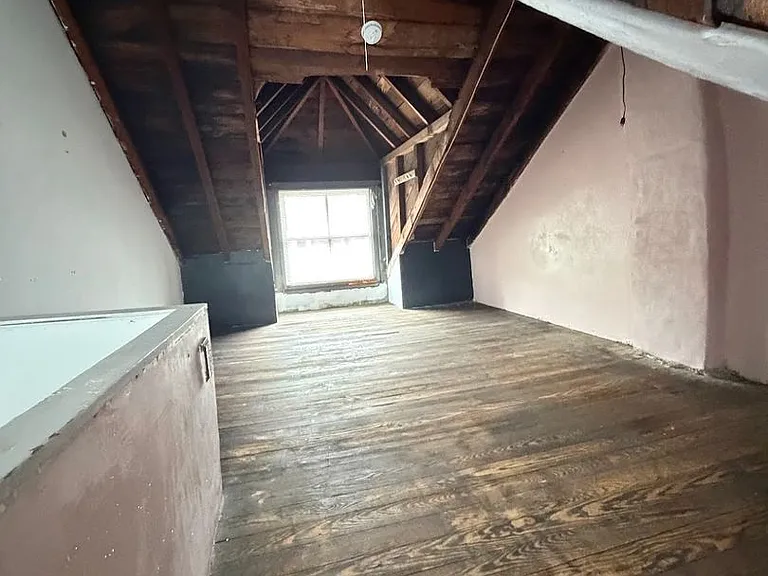 940 N 12th St — Photo 13