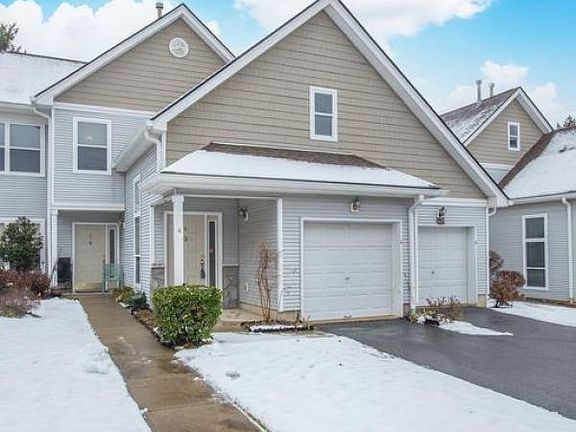 2nd image of 4 Eagles Nest Ln #4