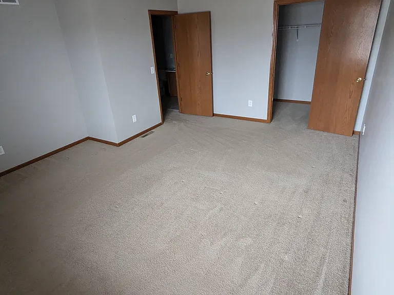 1345 Raintree Ln — Photo 6