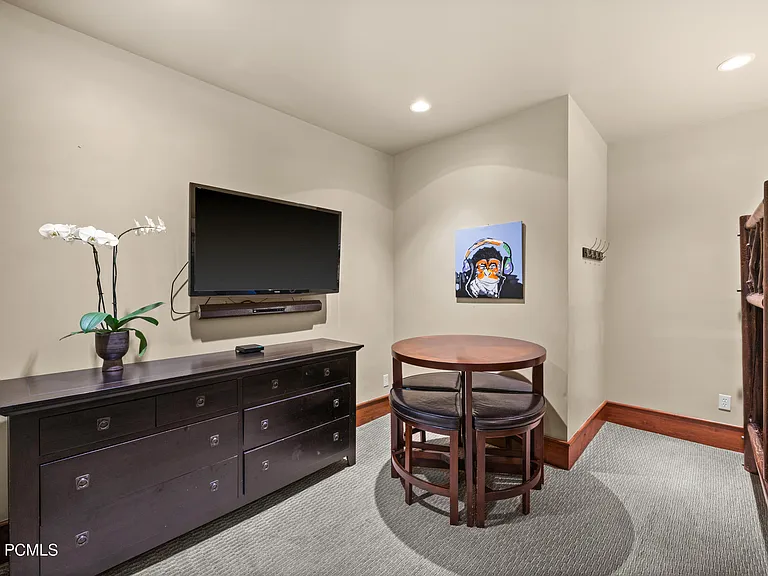 320 Woodside Ave — Photo 29