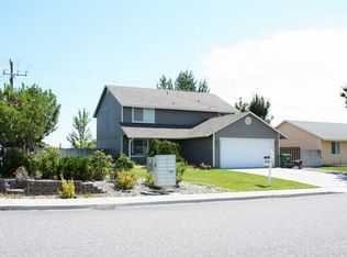 2600 W Iris St, West Richland, WA