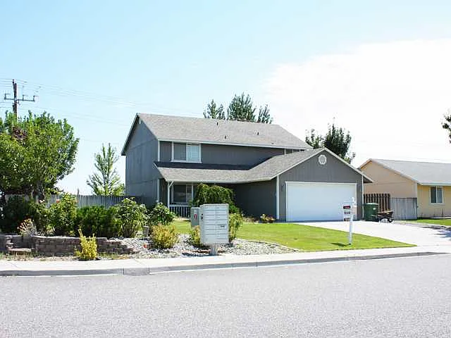 2600 W Iris St photo 1