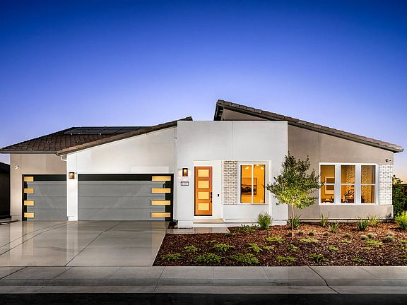 Exterior of Pinnacle Model Home