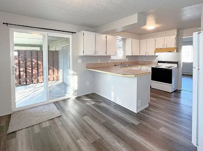 Cherry Lane Duplex - 3114 Cherry Ln — Photo 5