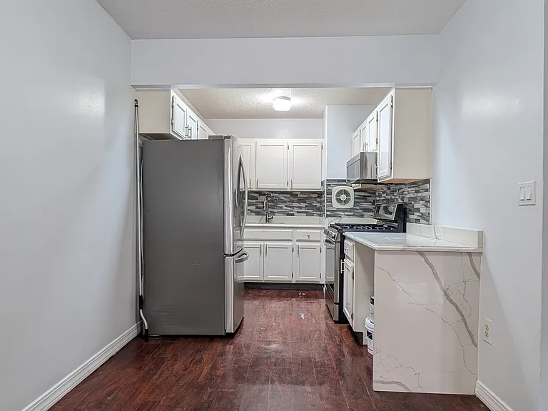 1022 Willoughby Ave #2 — Photo 8