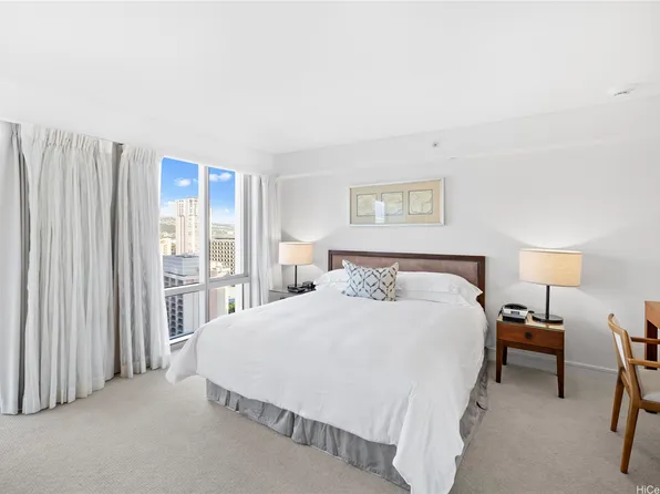 223 Saratoga Rd #2201, Honolulu, HI 96815