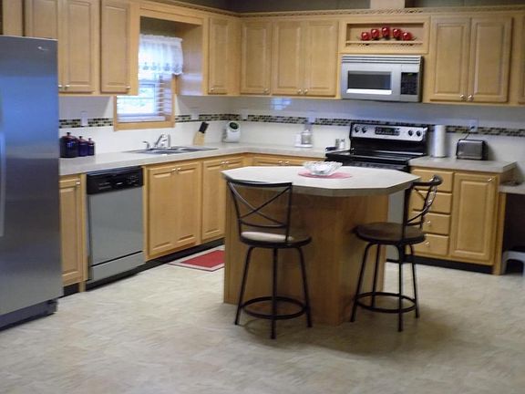 4th image of 902 Scarlett Ln