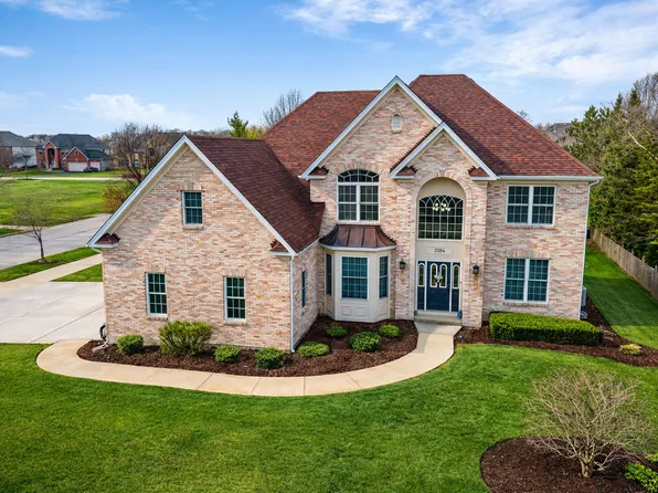 2184 Schrader Ln, North Aurora, IL 60542