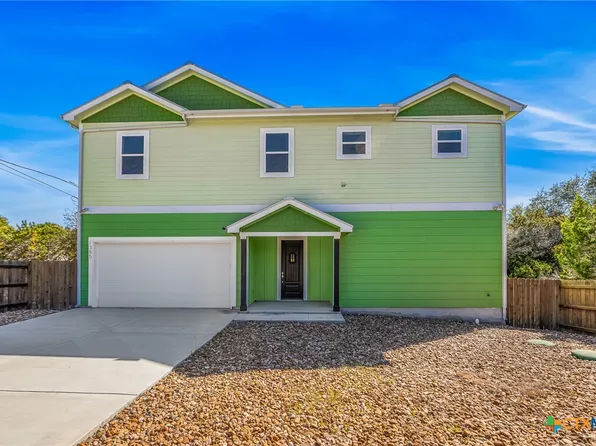 1385 Riviera Dr, Canyon Lake, TX 78133