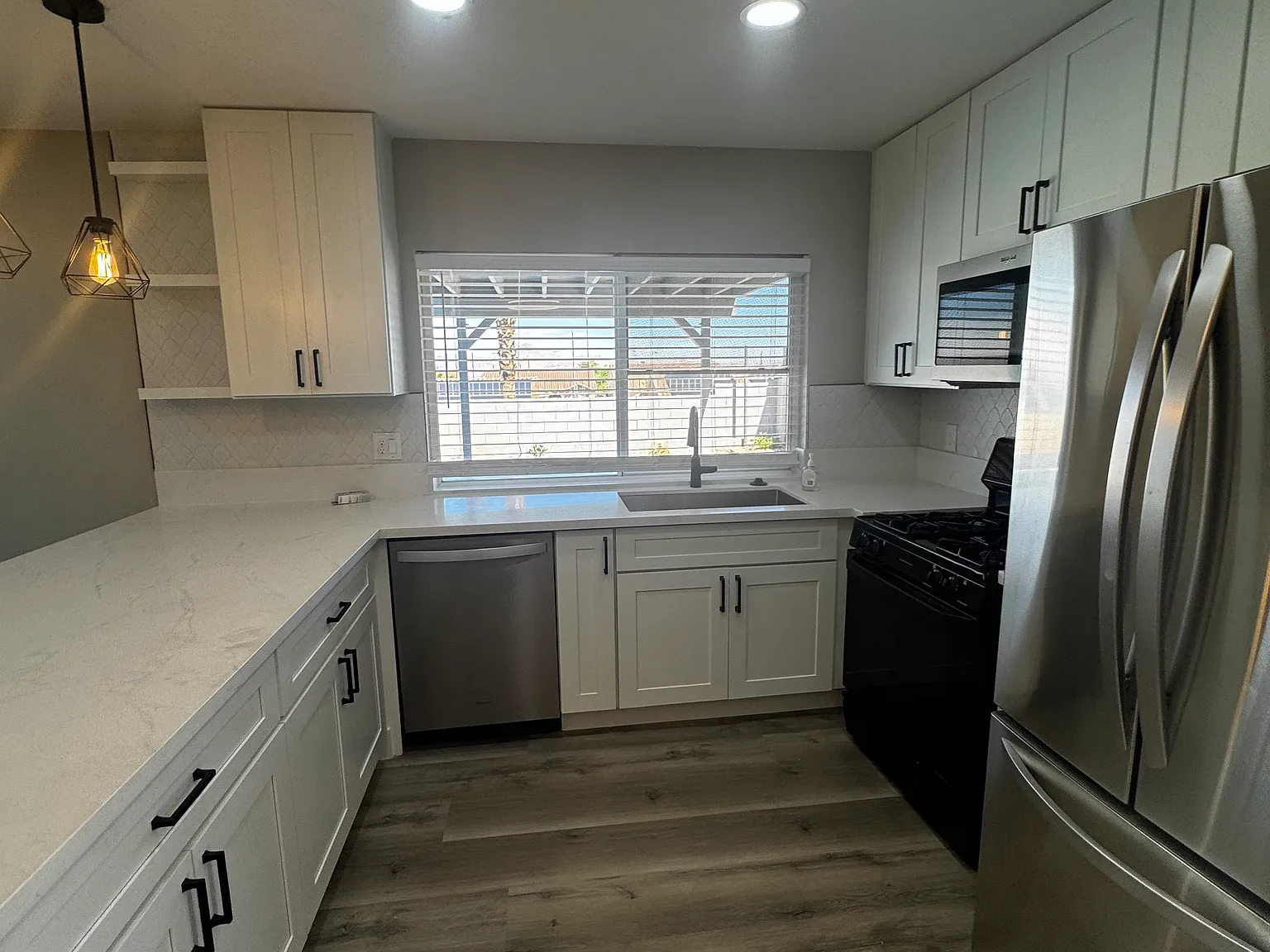 3 bed, 1180 sqft, $2,300 — Photo 4