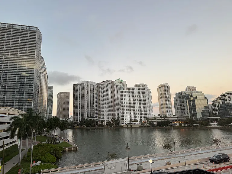 801 Brickell Bay Dr #470 — Photo 49