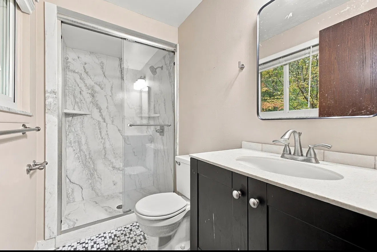 4 bed, 2.5 bath, 3192 sqft, $3,000 — Photo 4