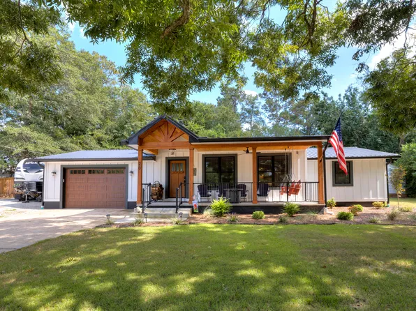 20 Hill Lake Dr, Sumter, SC 29150