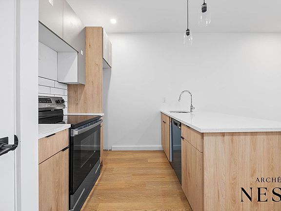 4th image of 460 E 29th St APT 2R
