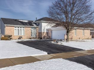 5256 Crosswind Dr, Richton Park, IL 60471