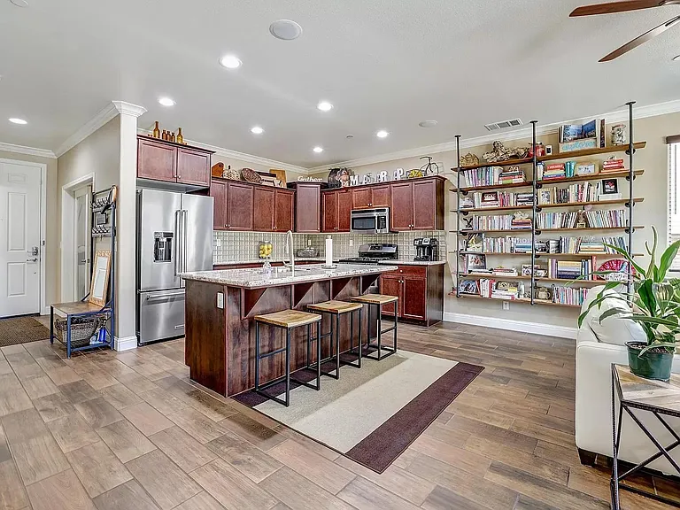 3921 W Payson Ave — Photo 16
