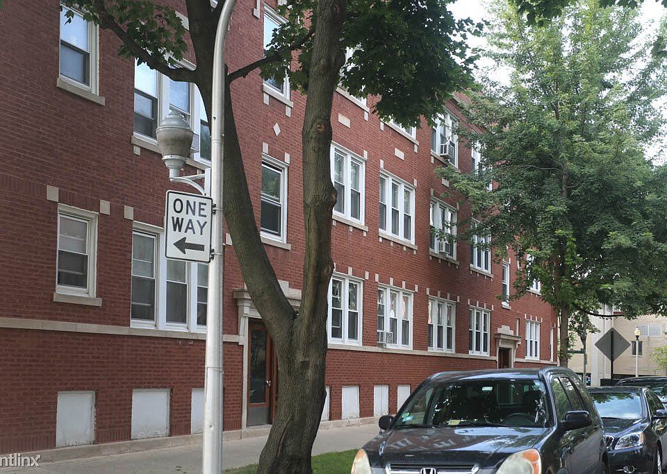 1st image of 4503 N Oakley Ave APT 1