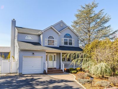 232 Haypath Road, Old Bethpage, NY, 11804
