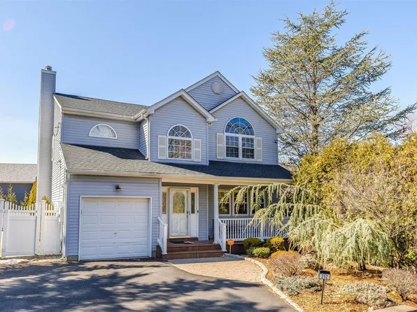232 Haypath Road, Old Bethpage, NY 11804